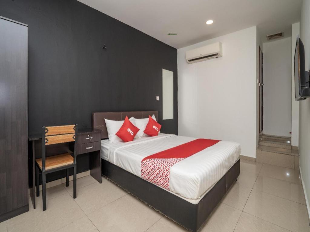 Oyo 1167 Rest And Go Hotel كلانغْ المظهر الخارجي الصورة