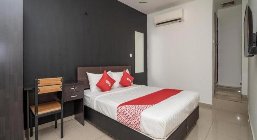 Oyo 1167 Rest And Go Hotel كلانغْ المظهر الخارجي الصورة