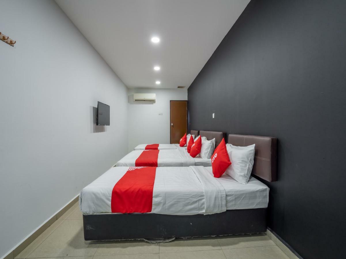Oyo 1167 Rest And Go Hotel كلانغْ المظهر الخارجي الصورة