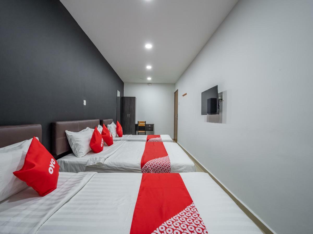 Oyo 1167 Rest And Go Hotel كلانغْ المظهر الخارجي الصورة
