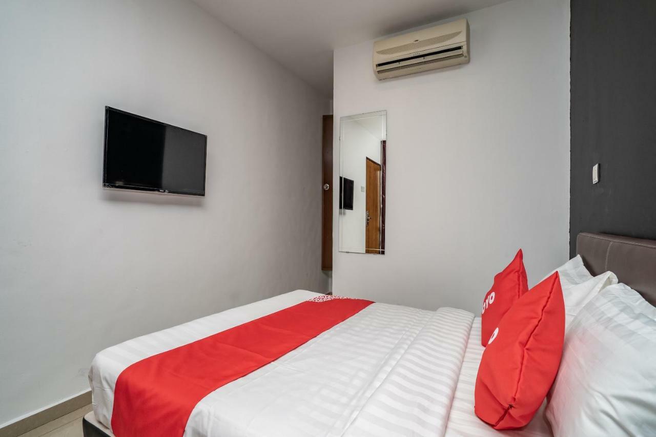 Oyo 1167 Rest And Go Hotel كلانغْ المظهر الخارجي الصورة