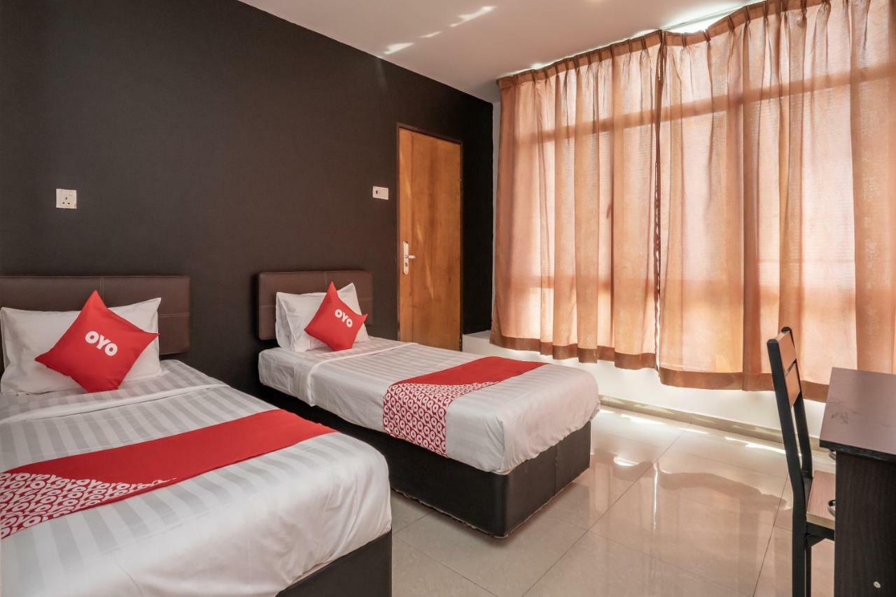 Oyo 1167 Rest And Go Hotel كلانغْ المظهر الخارجي الصورة