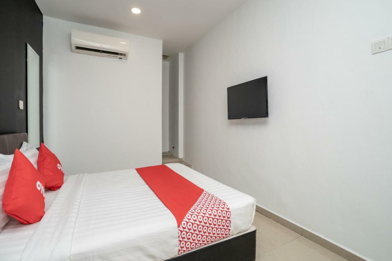 Oyo 1167 Rest And Go Hotel كلانغْ المظهر الخارجي الصورة