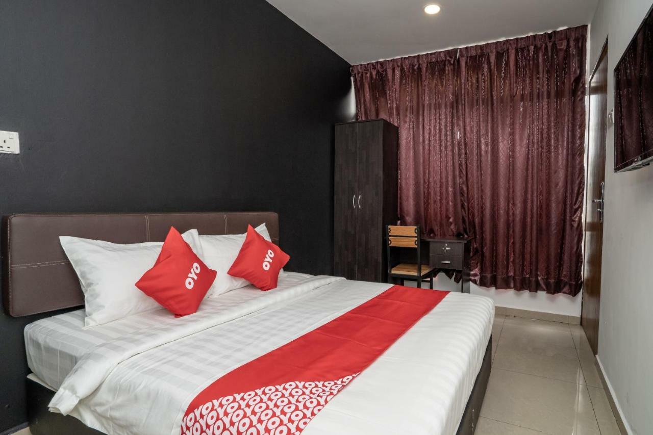 Oyo 1167 Rest And Go Hotel كلانغْ المظهر الخارجي الصورة