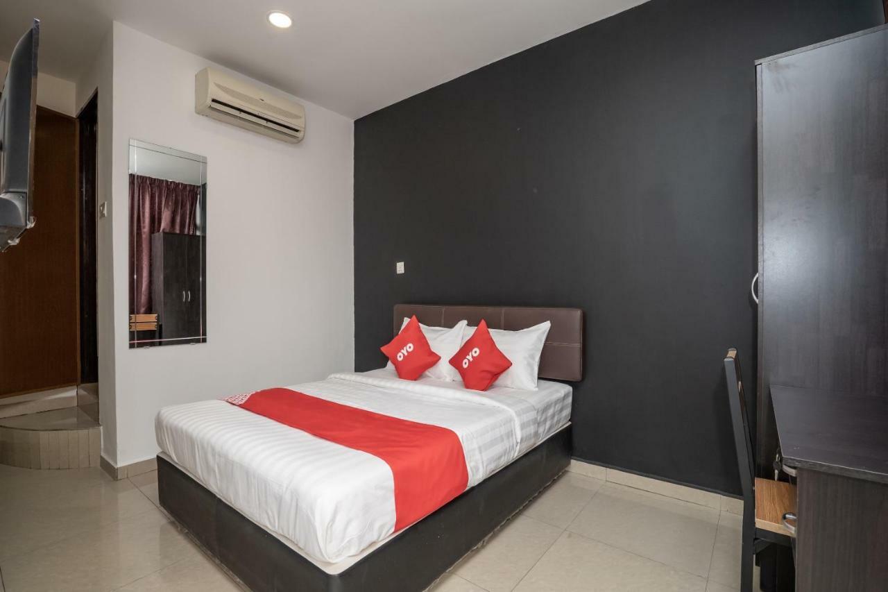Oyo 1167 Rest And Go Hotel كلانغْ المظهر الخارجي الصورة