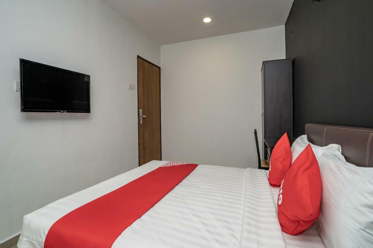 Oyo 1167 Rest And Go Hotel كلانغْ المظهر الخارجي الصورة