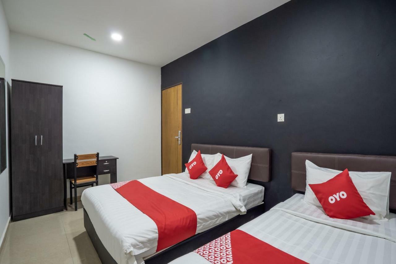 Oyo 1167 Rest And Go Hotel كلانغْ المظهر الخارجي الصورة