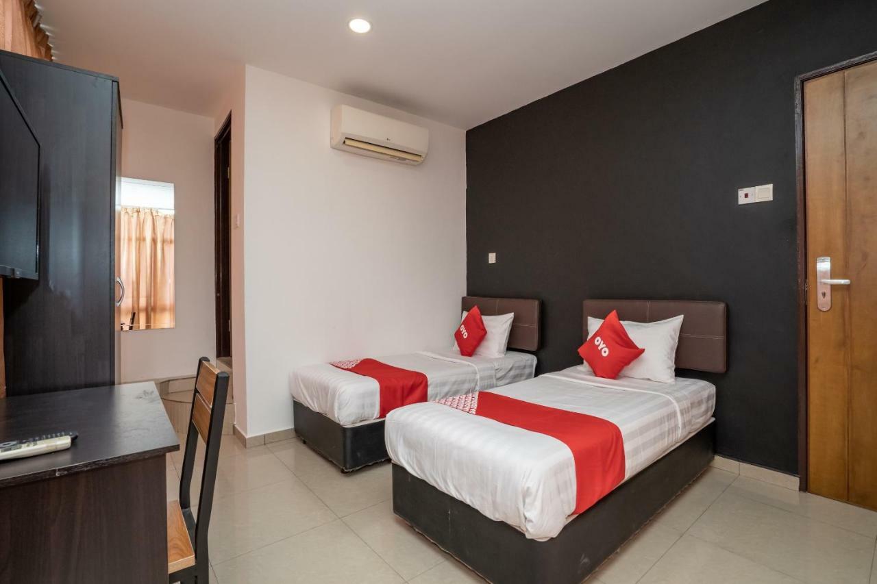 Oyo 1167 Rest And Go Hotel كلانغْ المظهر الخارجي الصورة