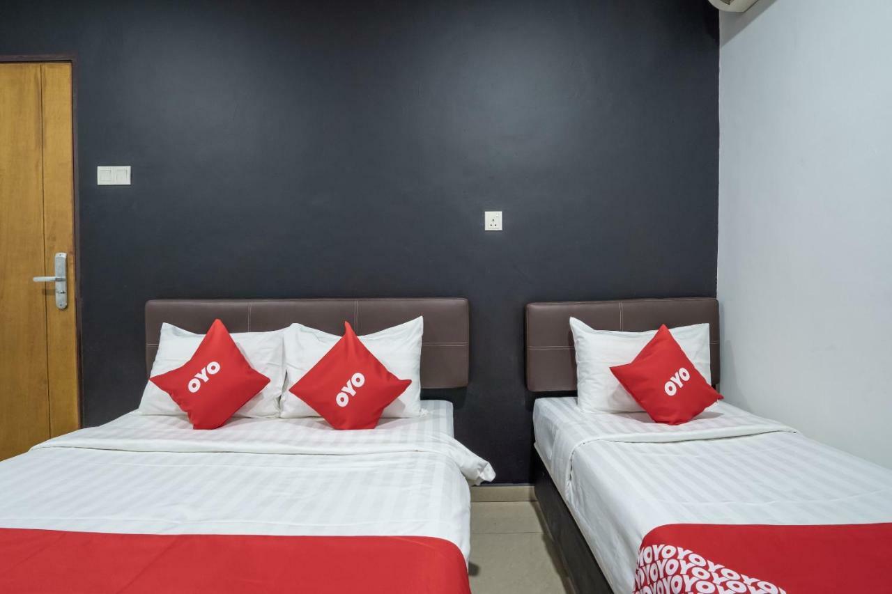 Oyo 1167 Rest And Go Hotel كلانغْ المظهر الخارجي الصورة