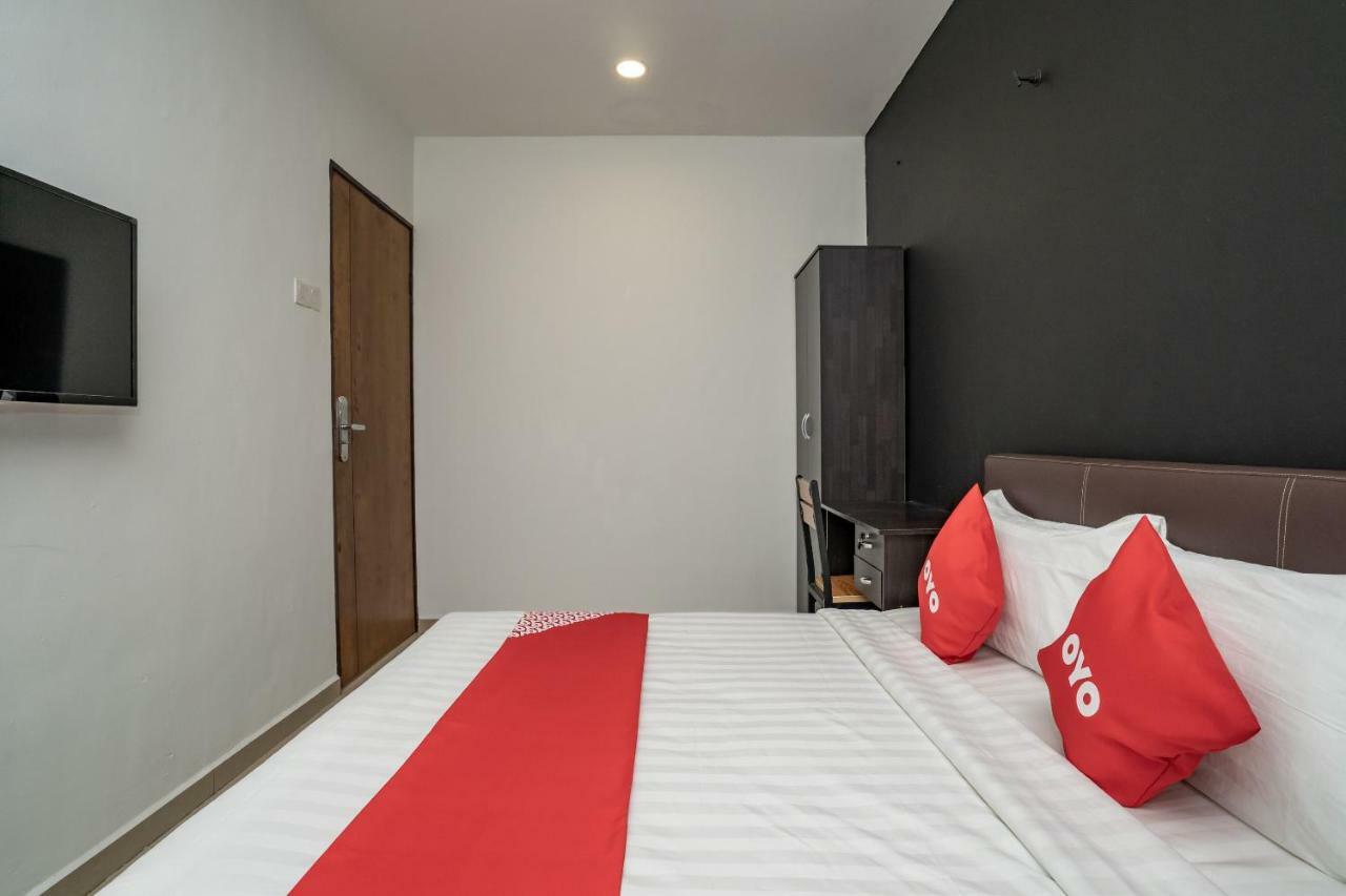 Oyo 1167 Rest And Go Hotel كلانغْ المظهر الخارجي الصورة