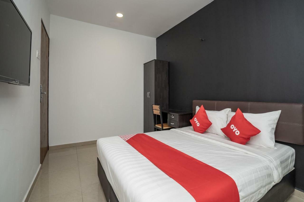 Oyo 1167 Rest And Go Hotel كلانغْ المظهر الخارجي الصورة
