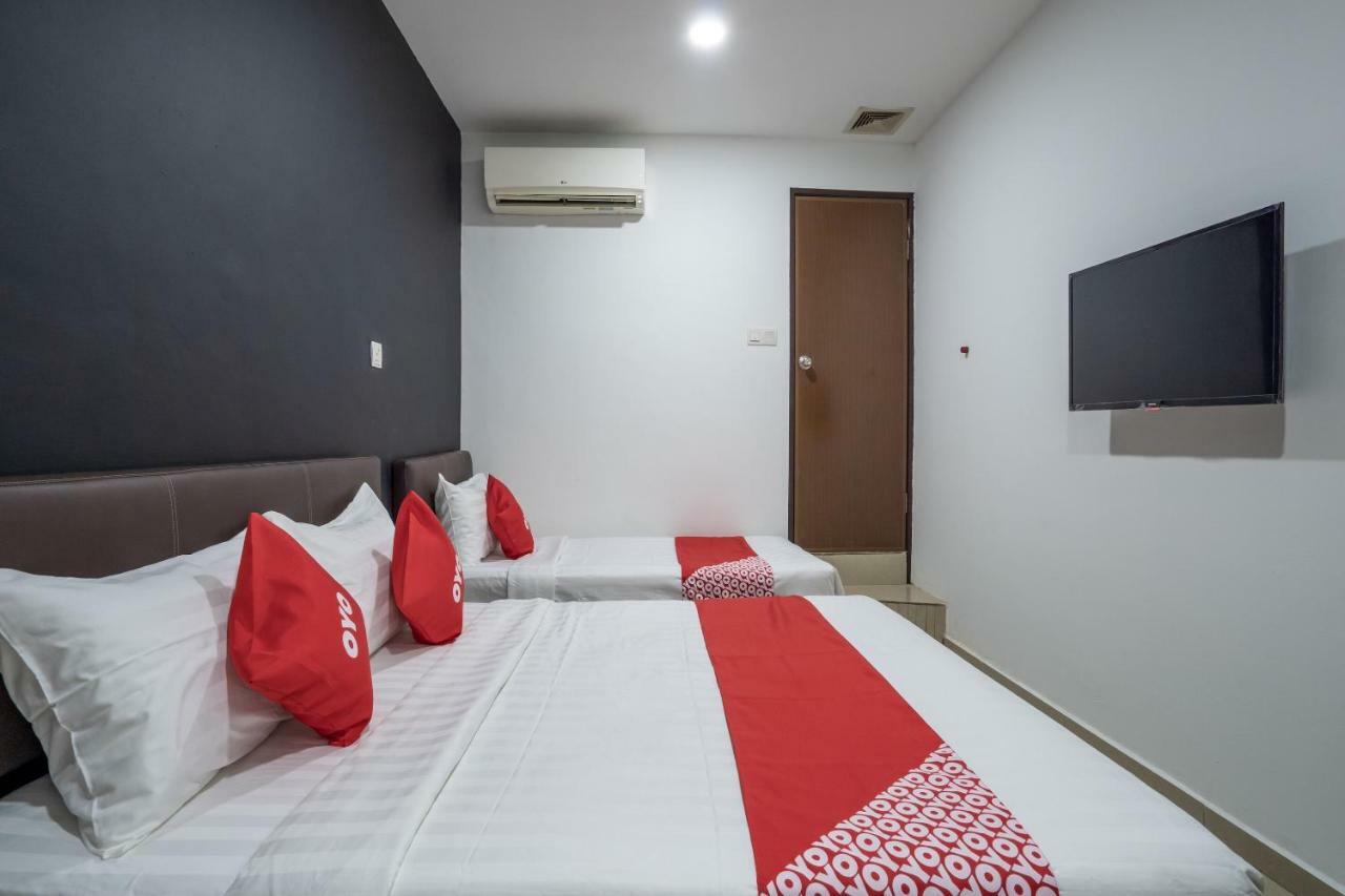 Oyo 1167 Rest And Go Hotel كلانغْ المظهر الخارجي الصورة