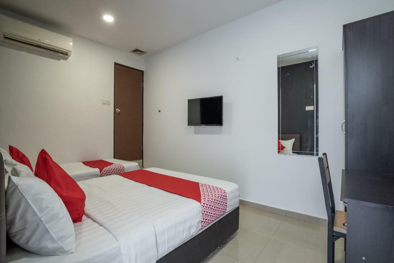 Oyo 1167 Rest And Go Hotel كلانغْ المظهر الخارجي الصورة